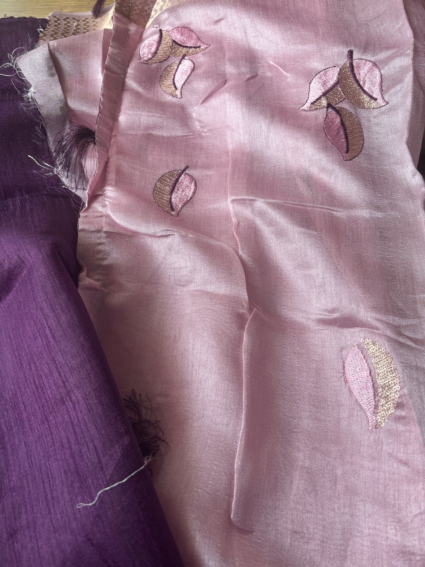 Dola Silk Saree leave design
