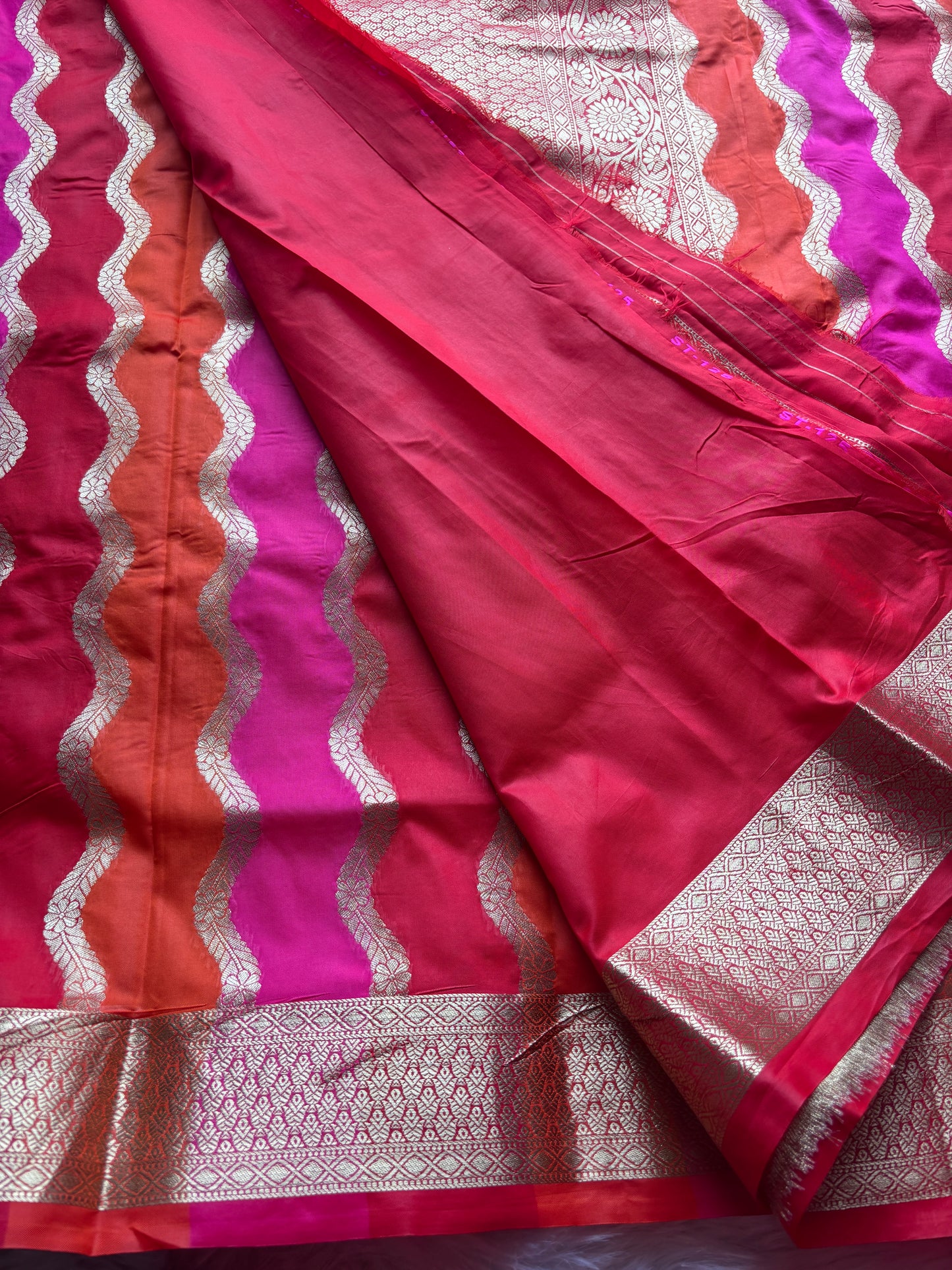 Lehariya Pink and Orange Soft Silk Saree