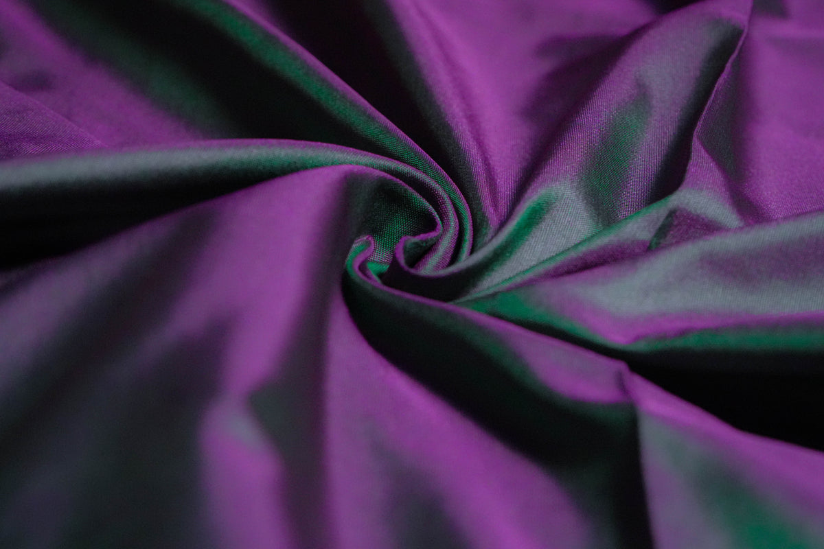 Aaradhya Soft Silk Saree – Purple & Green Dual-Tone Pallu | Radhe Ethnics